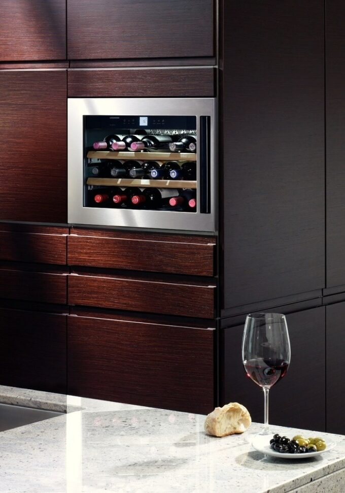 WKEes 553 GrandCru Встраиваемый винный шкаф
